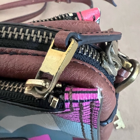 Fossil Coated Canvas Leather Trim  Chevron Campbell Triple Zip Crossbody Bag - Picture 3 of 16